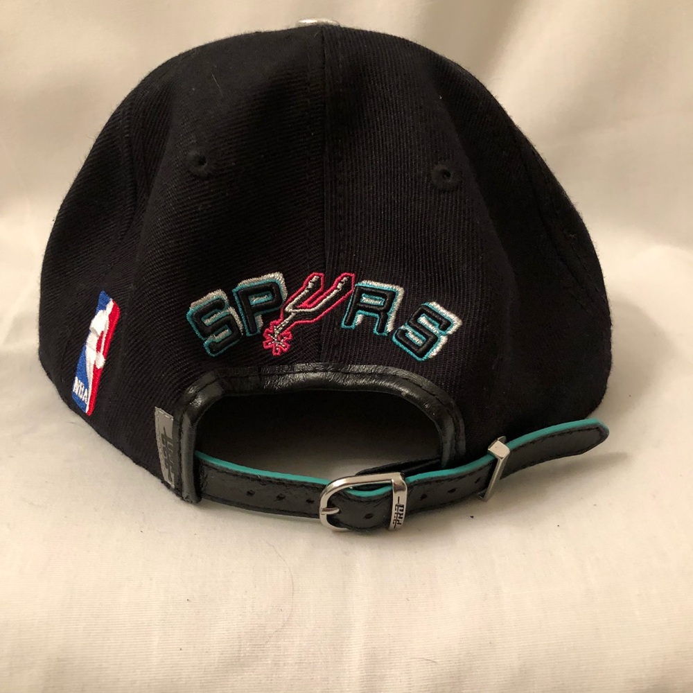 Spurs Snap back - Picture 2 of 3